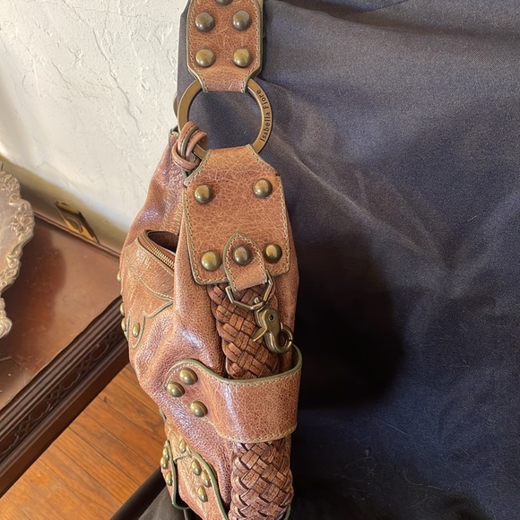 Isabella Fiore purse! Like brand new! Inside pockets plus one zipper pocket. - Picture 2 of 2